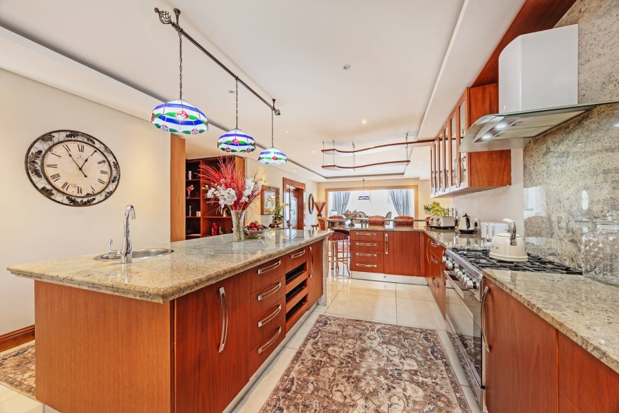 8 Bedroom Property for Sale in Baronetcy Estate Western Cape